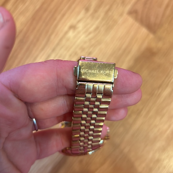 Michael Kors Gold Watch - Picture 4 of 4